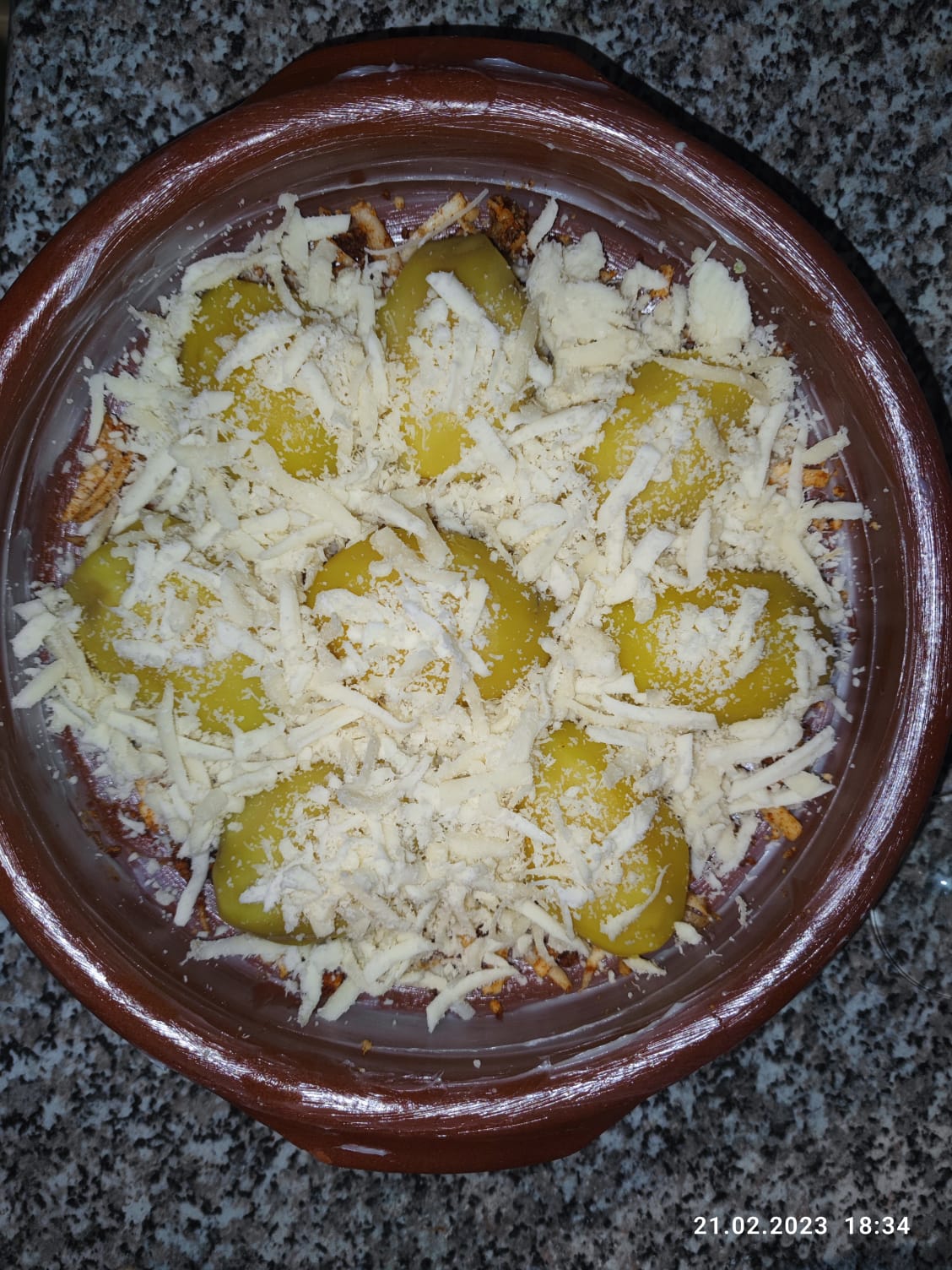 Kartoffeln mit Käsemischung als Haube